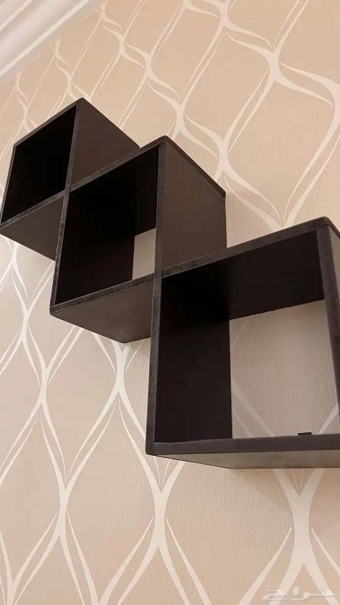 مزهرية خزف ورف خشبي 3