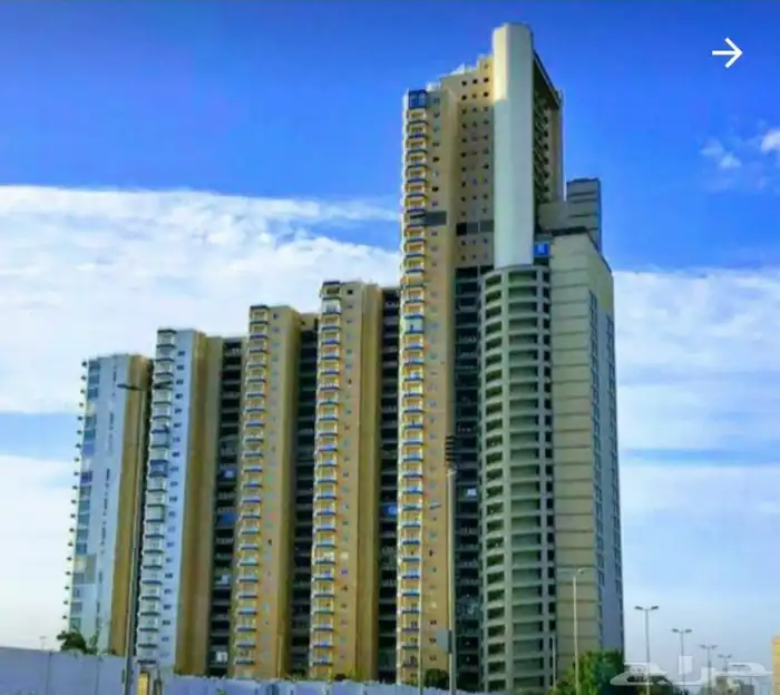 خذلك شقة مطلة ع البحر الاحمر جدة 9