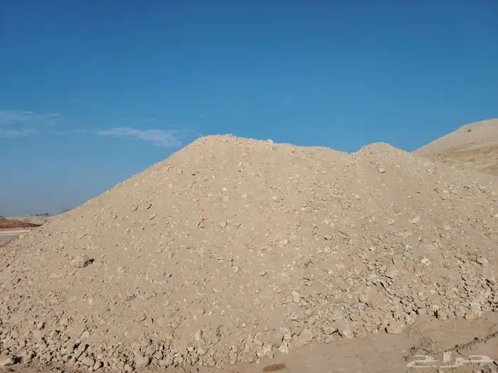 يوجد لدينا قلابات لإيجار توريد البحص وابسكور ب المتر او بطن 1