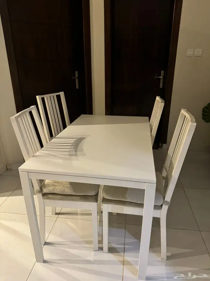 طاولة طعام 0