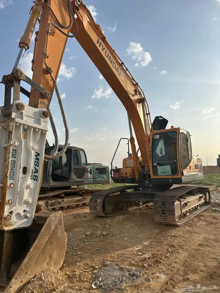 حفارات بوكلين للايجار Poklin excavators for rent 1