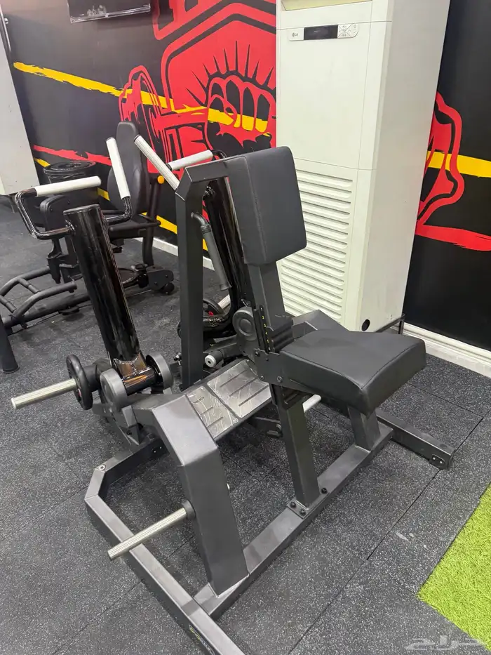 نادي جيم رياضي اجهزة رياضية أرضيات كروس فيت لياقة حديد 1