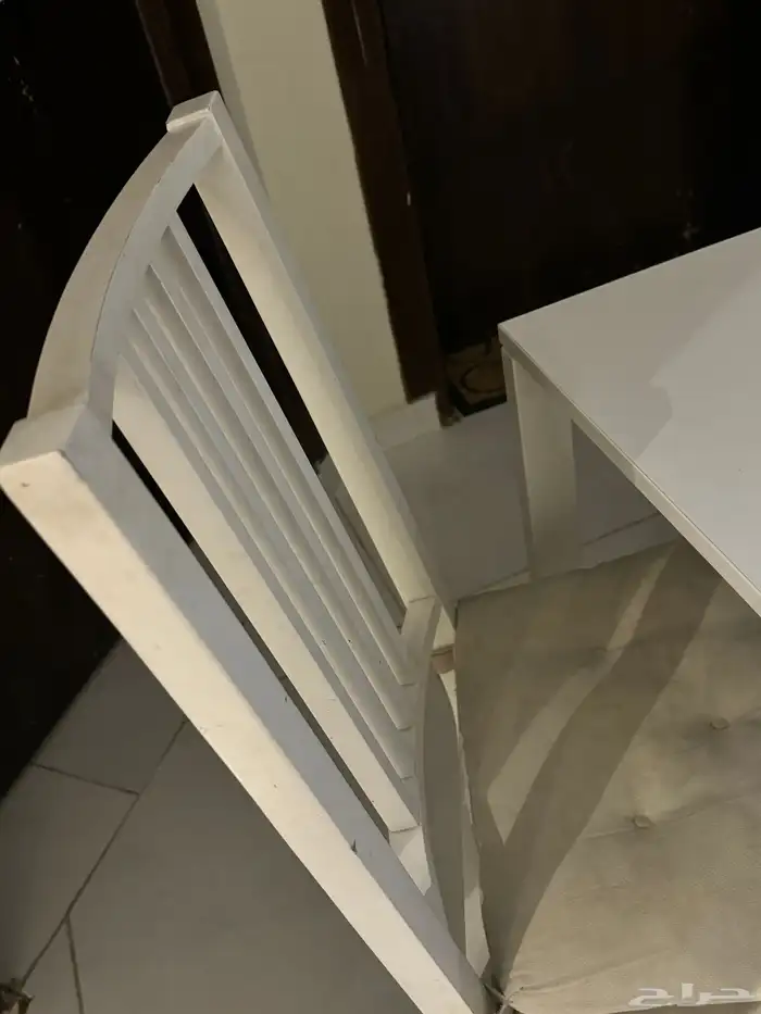 طاولة طعام 4