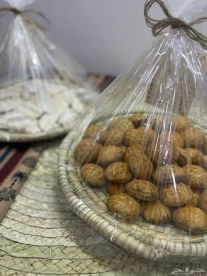 صواني تمر كليجا اقط معمول 0