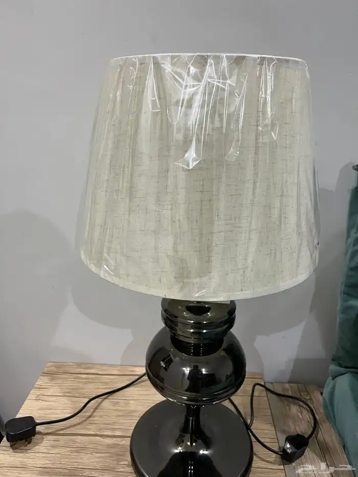 طاولات وابجورات للبيع 1