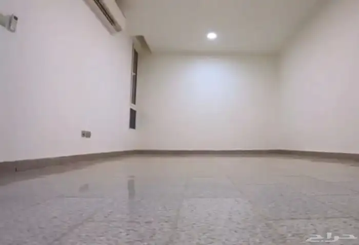 خذلك شقة مطلة ع البحر الاحمر جدة 6