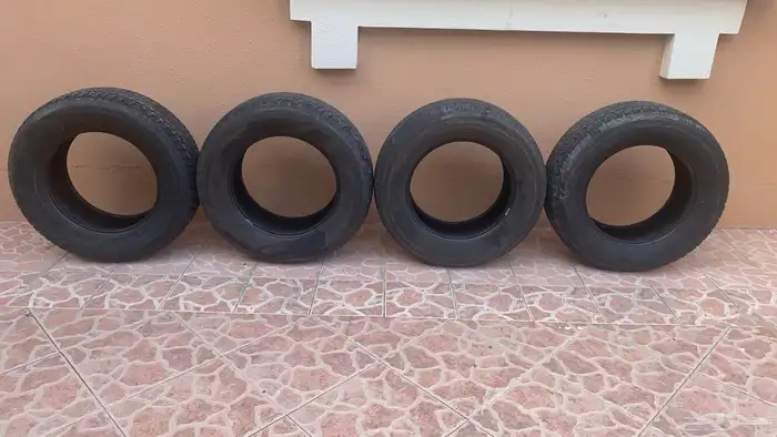 للبيع كفرات دنلوب جيب لاندكلوزر 1