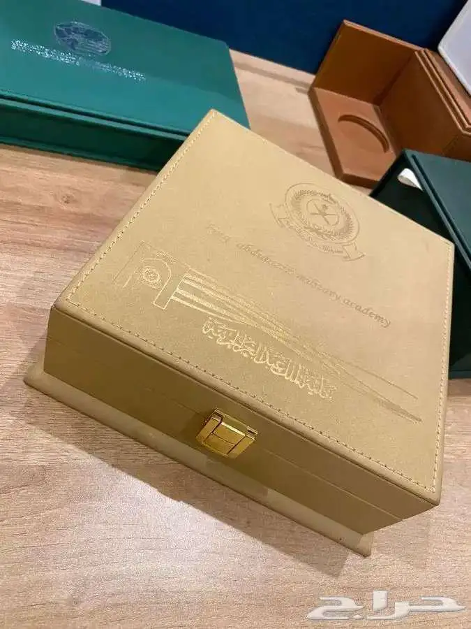 جلديات صناديق جلدية بوكسات هدايا مبتكرة طقم مكتب جلد 36