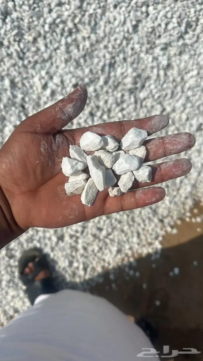 متوفر جميع انواع الخرسانة والبطحاء 1