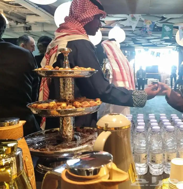 تأجير وتنظيم المناسبات طاولات ستاندات كراسي سجادضيافه بوفيه 21