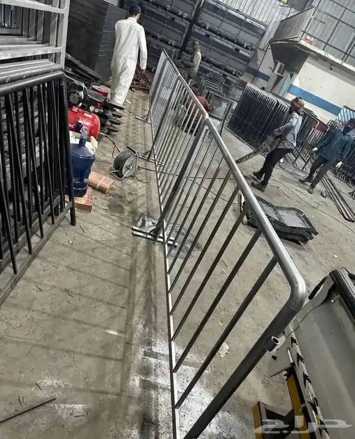 بيع تأجير حواجز تنظيم تنظيمية كونتينر حشود اسوار شبوك امنية 3