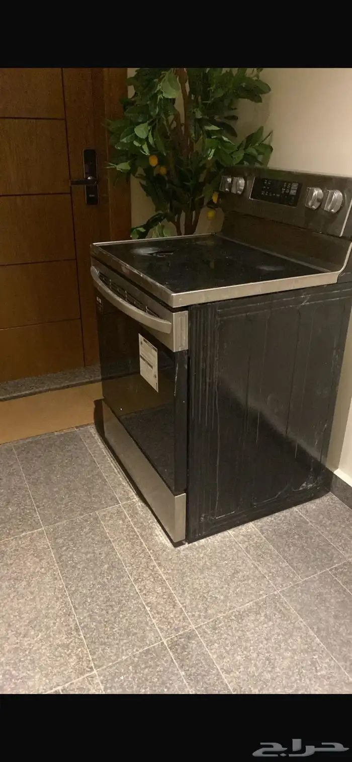 فرن كهربائي باقي على الضمان ال جي 0