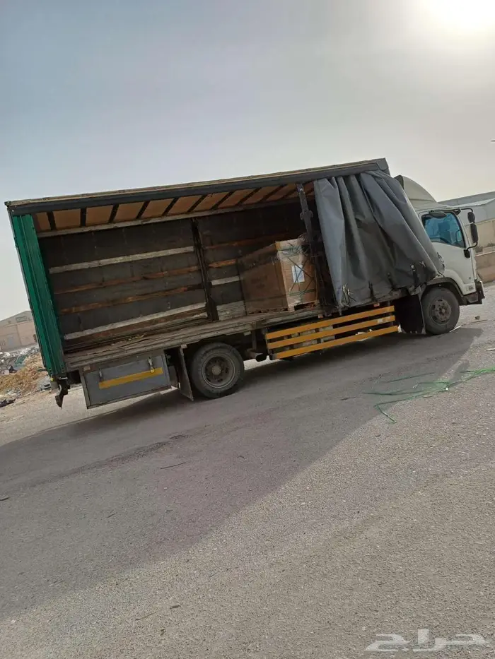 لوري مقفل لنقل العفش 0