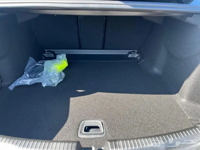 مرسيدس بنز C300 موديل 2023 6