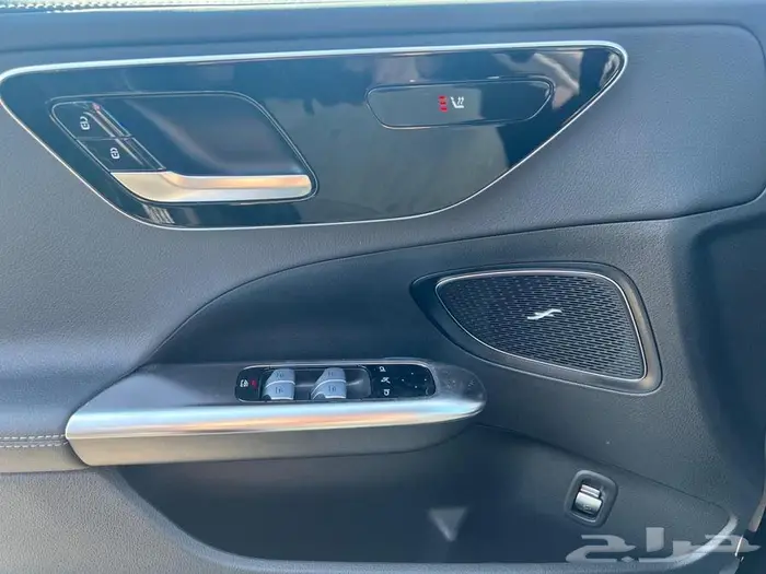 مرسيدس بنز C300 موديل 2023 5