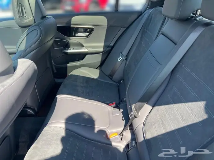 مرسيدس بنز C300 موديل 2023 7