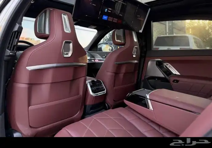 بي ام دبليو 740 2023 3