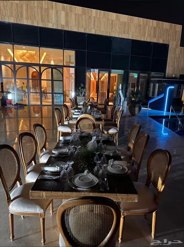 كراسي وطاولات جميع ما يلزم للحفلات طاولات خشب او زجاج جلسات 1