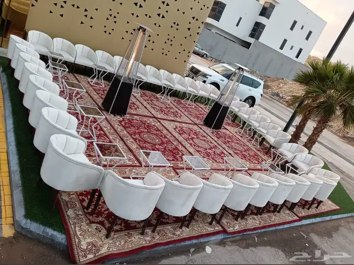 كراسي وطاولات جميع ما يلزم للحفلات طاولات خشب او زجاج جلسات 5