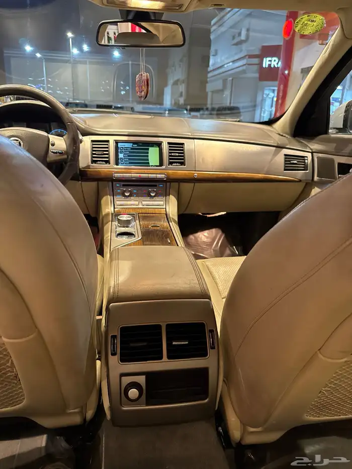 جاكوار XF فل كامل 2011 19