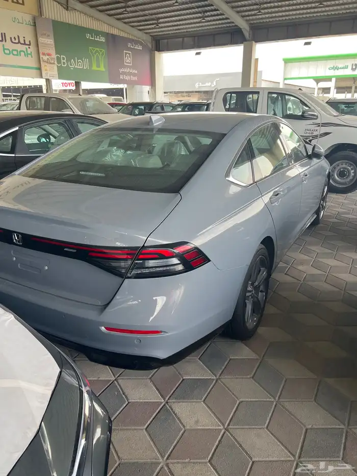 اكورد 2024. Lx ستاندر 7