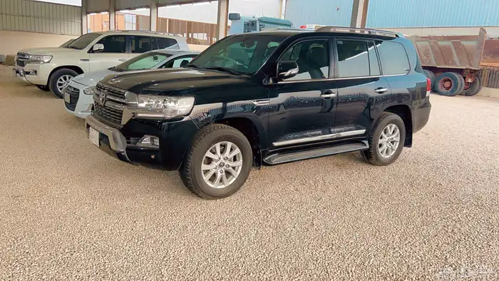 متوفر VXR بنزين 2021 وارد الساير مكينه 5.7 سلندر 8 4