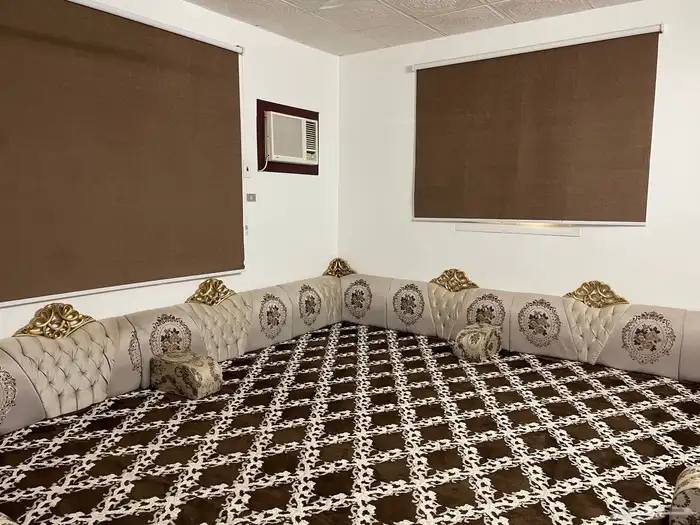 استراحه للايجار قسمين ومسبح 13