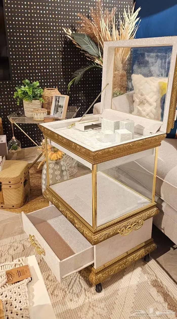 عربية شبكه زجاج مع عجلات مستعمله نظيفه 2