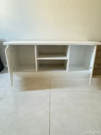 طاولة شاشه بلازما ابيض اللون الطول 124 والعرض 46 2