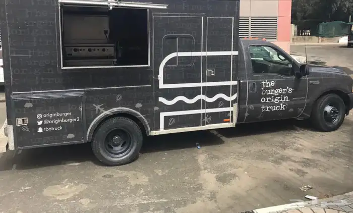 فود ترك للبيع موديل 2002 food truck 2