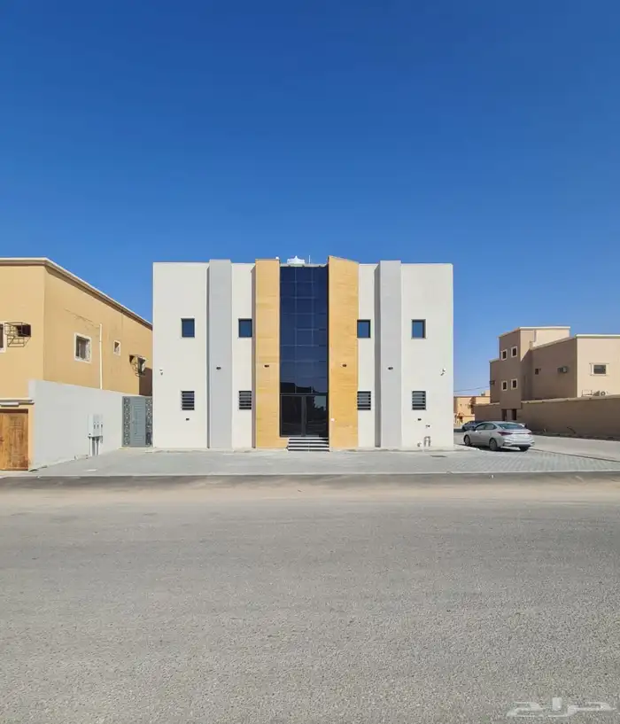 للبيع عمارة فخمة حي النايفية حفر الباطن 1