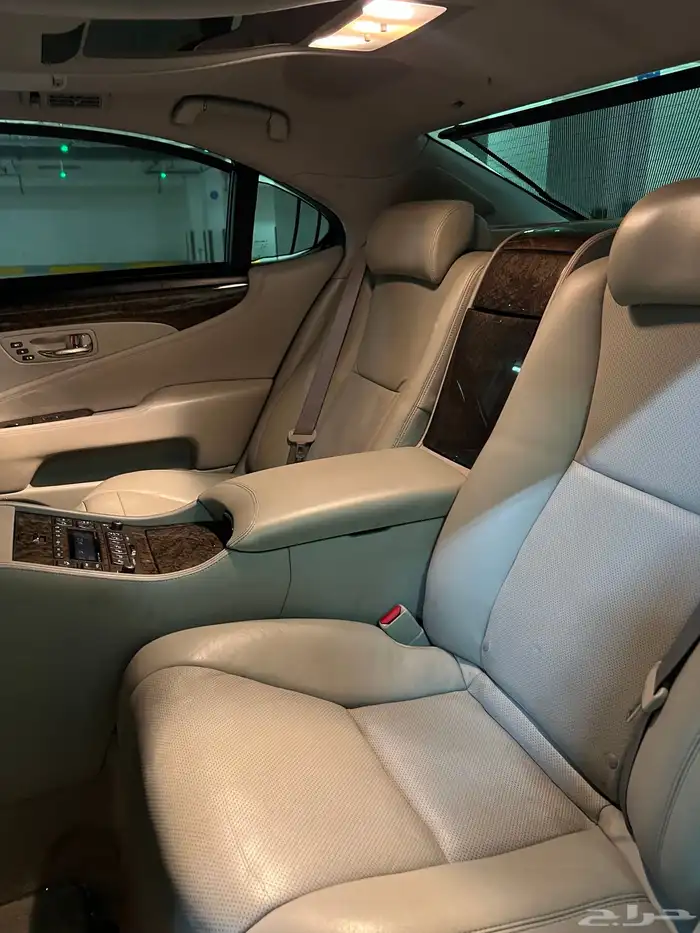 (( مباع ))لكزس 460 لارج VIP بودي بلد 52