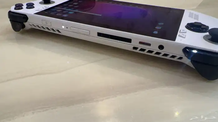 جهاز Rog ally روق الاي 4