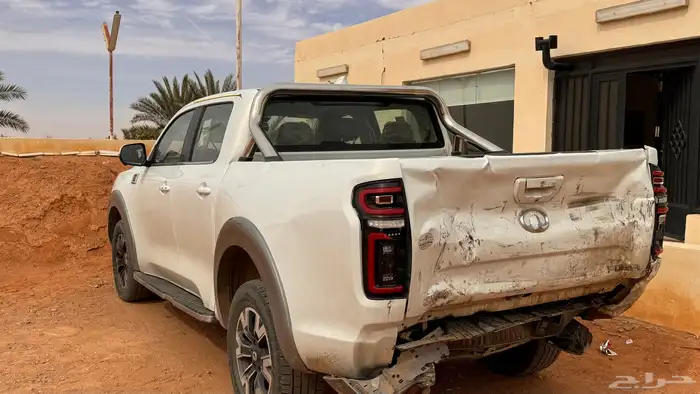 الموتر نظيف وشرط ماعدا الصدمه الخلفيه ومديل 2023 على السوم 5