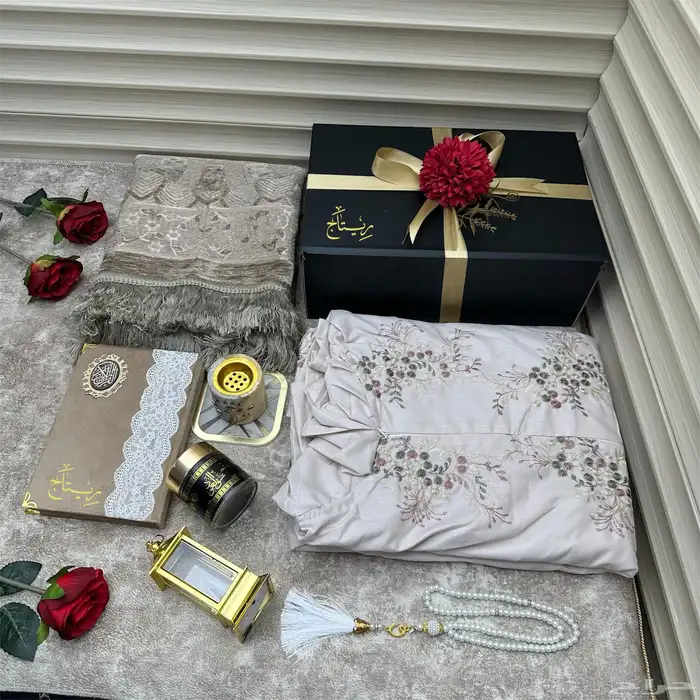 اطقم سجادات صلاه نسائي 0