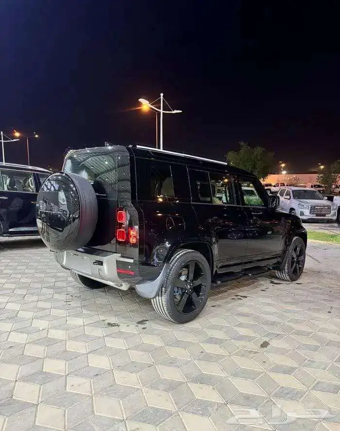 لاند روفر. ديفيندر قطري 2025 9