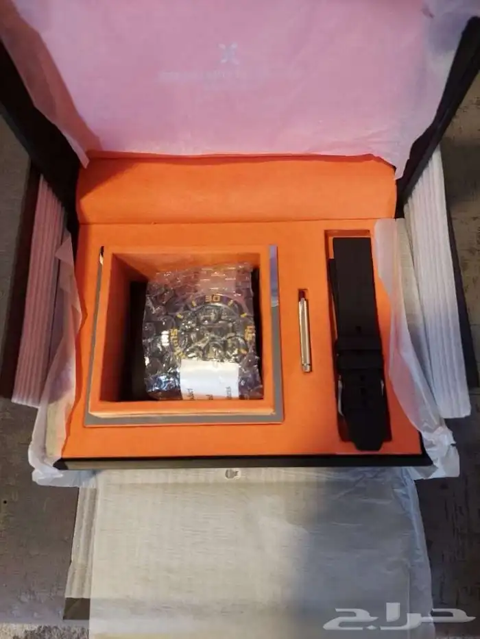 ساعة اتش ماير اصدار محدود 3