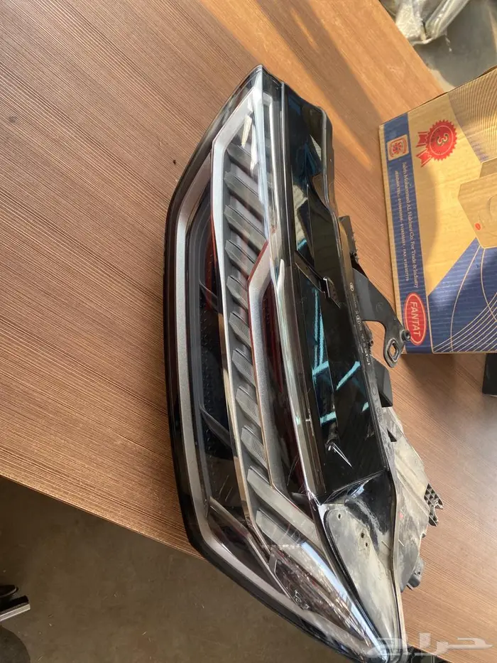 شمعه يسار اودي RS6 1