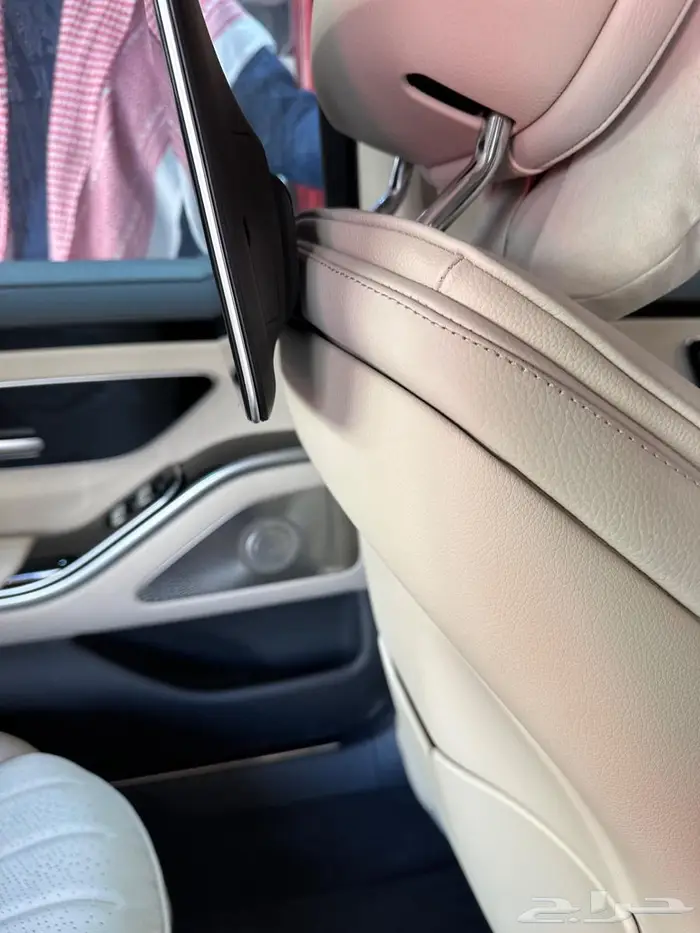 شاشات خلفيه مرسيدس الجوهره 2023 2024 5