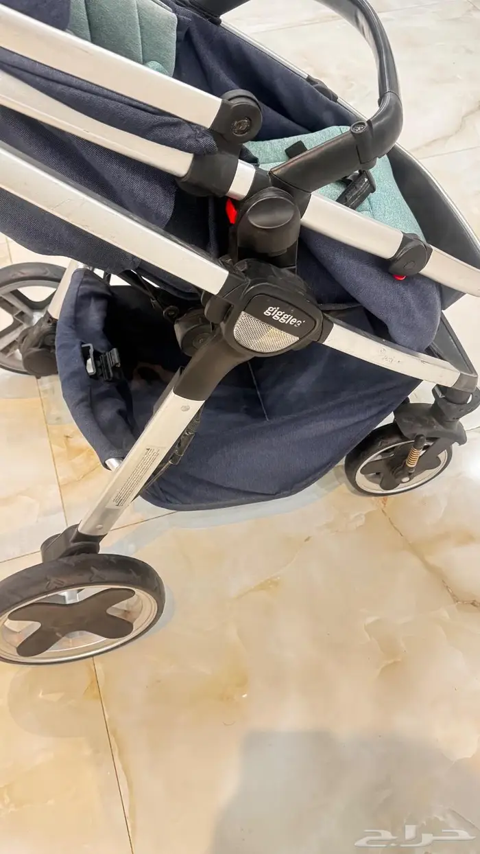 عربة أطفال ماركة giggles 4