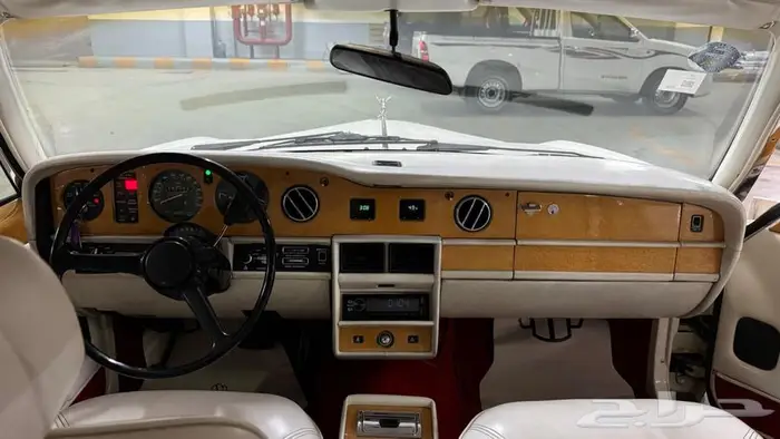 Rolls Royce silver spur 11