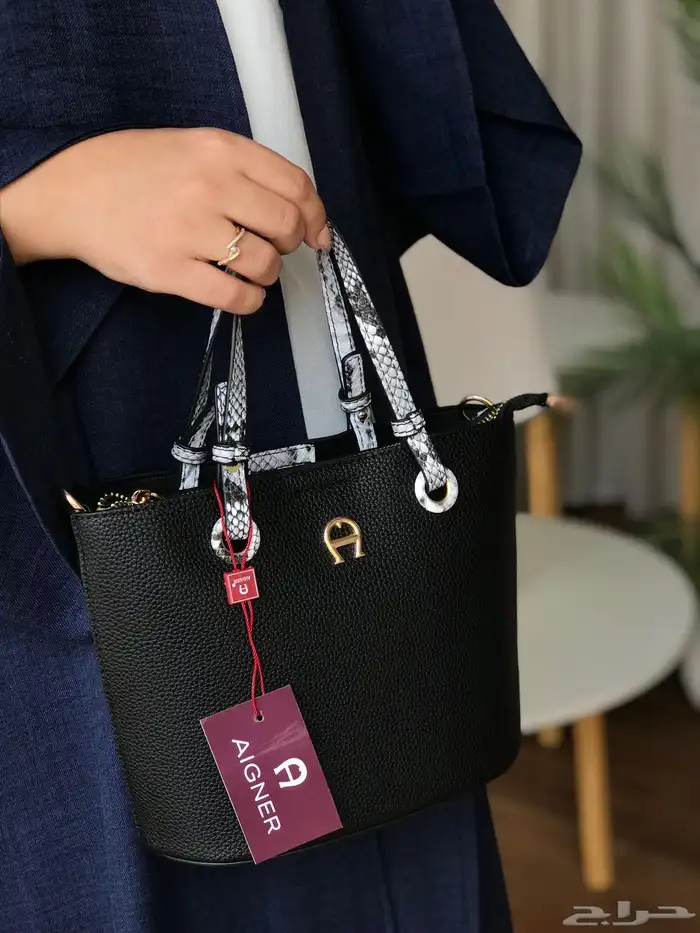 شنط ماركة ميو ميو مع جميع الملحقات 96