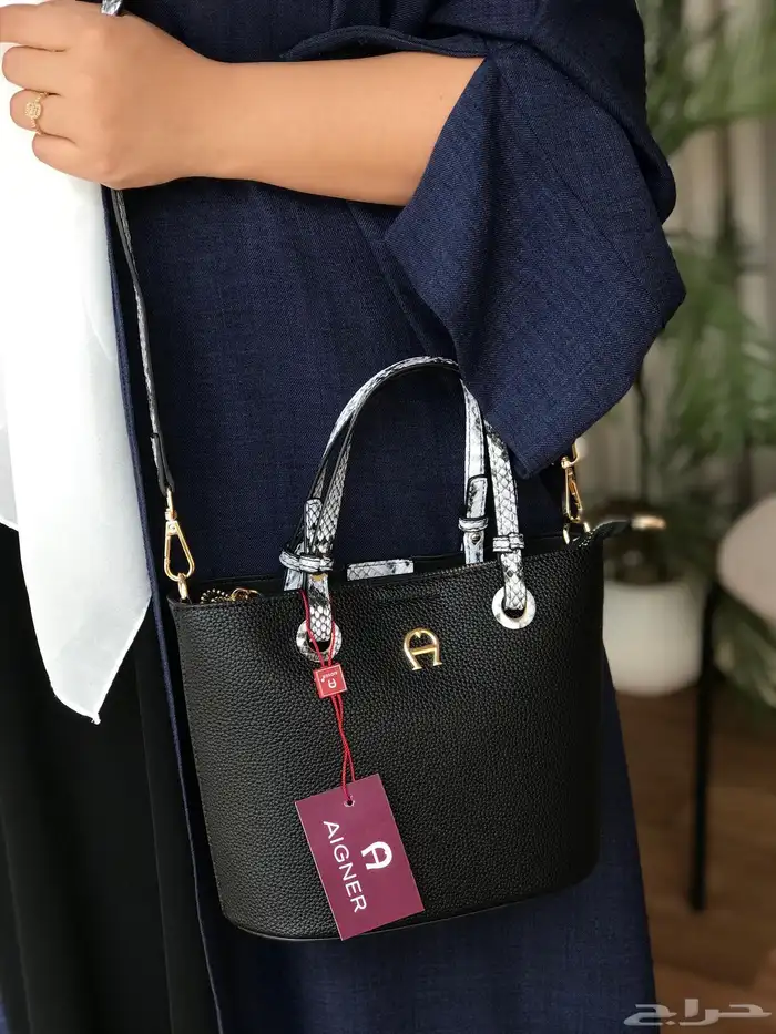 شنط ماركة ميو ميو مع جميع الملحقات 93