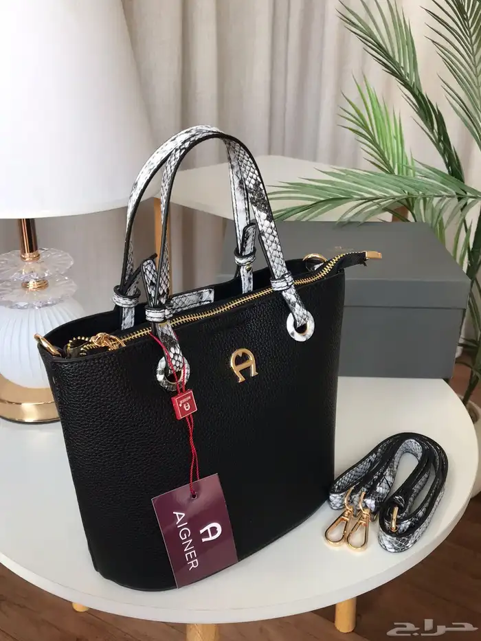 شنط ماركة ميو ميو مع جميع الملحقات 95