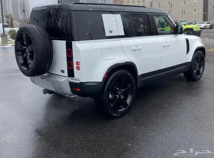 Land Rover defender 2022 4