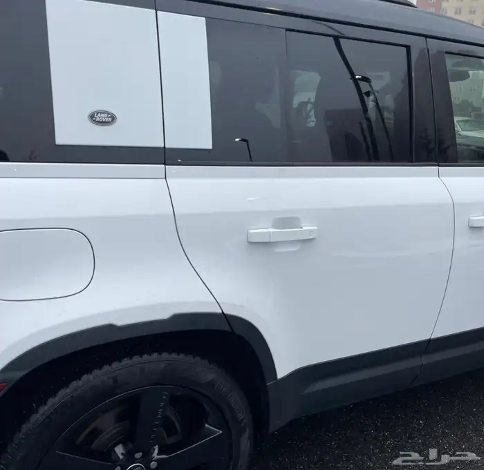 Land Rover defender 2022 5