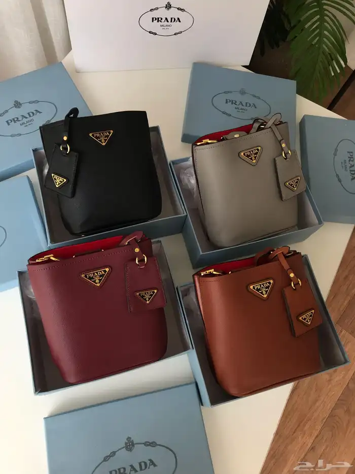 شنط ماركة ميو ميو مع جميع الملحقات 69