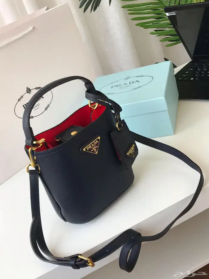 شنط ماركة ميو ميو مع جميع الملحقات 68