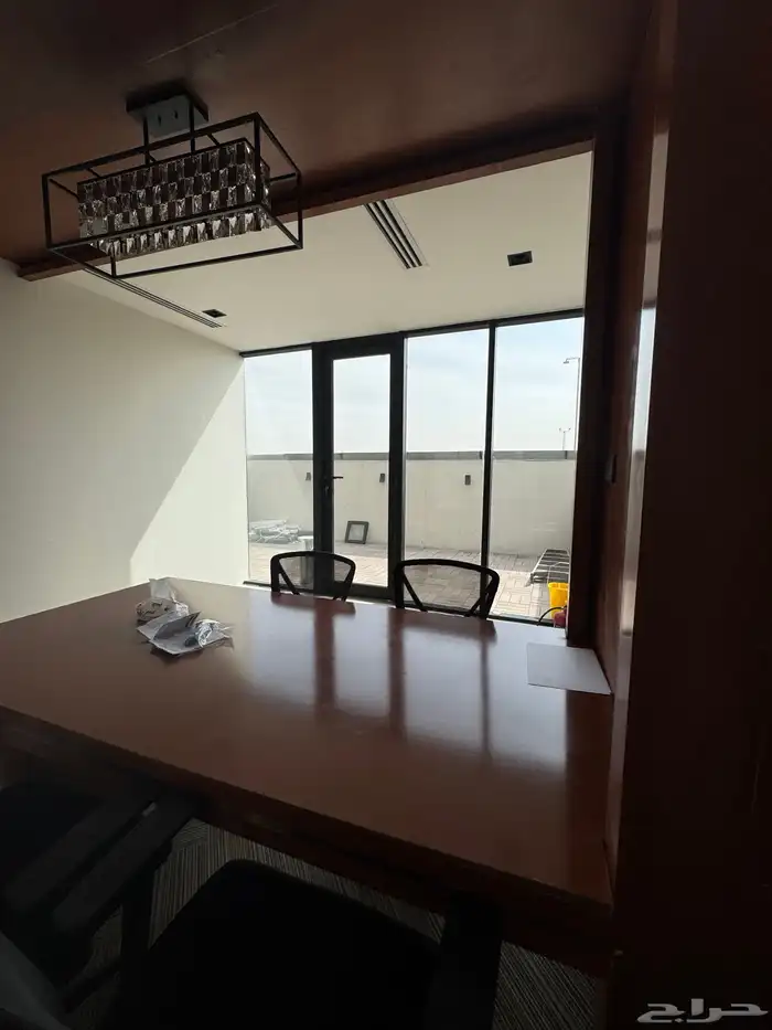 تم تخفيض الحد - مكتب للتقبيل - طريق التخصصي (الصحافة) 7