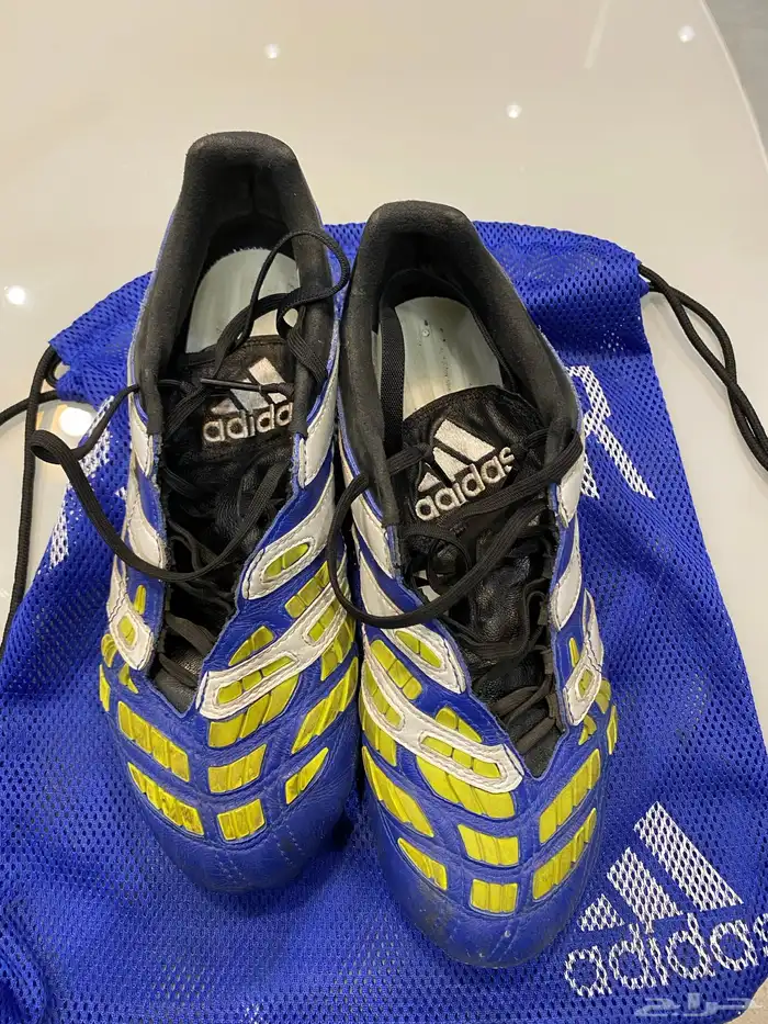 بوت كرة القدم 1